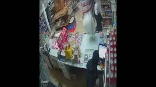 רעולי פנים ניסו לשדוד לפנות בוקר פיצוצייה ברהט.    #בינלאומי #חדשות #מבזק #דוקומנטרי