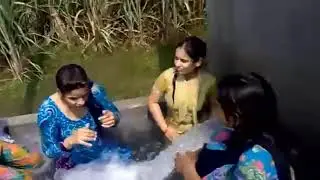 Desi Girls Bath In The River || Super So Sexy |||👍👍👍👍👍👍