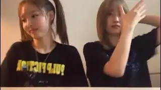 Nayeon and momo singing thunderous by skz 