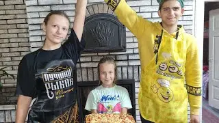 Пиццерия , где вас обманут , но приготовят лучшую пиццу в галактике! Прикол . Смотреть до конца .