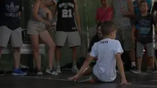A little b-boy show how it`s done