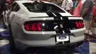 2016 Ford Mustang Shelby GT350 Cold Start and Rev