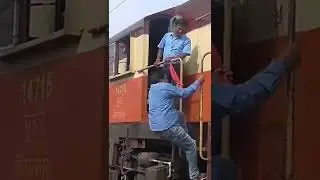 railway lover #shorts #like #indianrailways #viral #locopilot