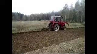 Т-25 с плугом 1-35