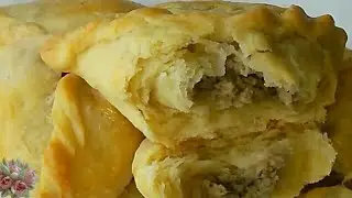 Crumbly shortbread yeast dough. Recipe by Natalia Borodina.