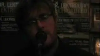 Elbow performs 
