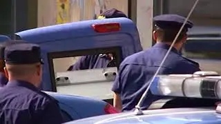 Contromano in A16 per 100 km dopo una rapina, preso pericoloso latitante serbo