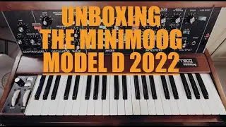 Unboxing MiniMoog Model D 2022