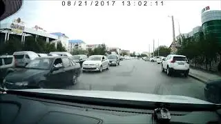 21-08-2017 ул.Курмангазы, Атырау. Нарушение правил