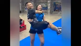 Short king gets lifted up 😊| 