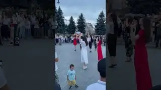 Вечерний Владикавказ прекрасен ⚪️🔴🟡