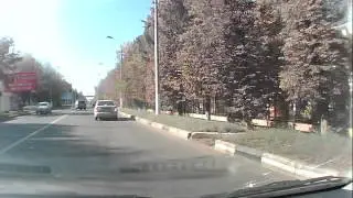 рендж ровер спорт парковка на автобусной остановке