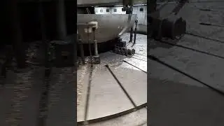 Полосатый помощник появился только в конце!! Обработка на токарно- карусельных станках. #shortvideo