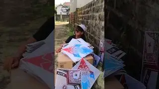 Bocah jual layangan di borong #mainan #layangan  #juallayangananak