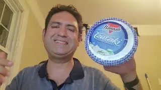 Greek Tzatziki Sauce (Greek Yogurt & Cucumber Dip)