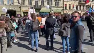 Полиция против демократов на Невском
