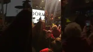 Uno momento Jelena Kostov