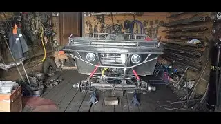 Первые передвижения квадроцикла по гаражу:))
