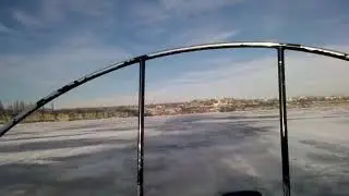 На воздушной подушке через Волгу.
