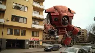Mega robot returns