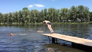 Прыжок пингвина 5, Прыжки в воду (slow mo)