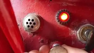 Vintage IHC McCormick D440 tractor cold start in freezing conditions