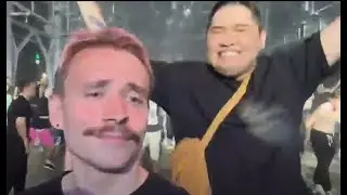 Кайфарики на концерте 😃