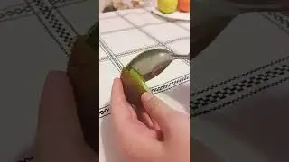 Проверяю лайфхак! чистю киви ложкой. (без хейта)