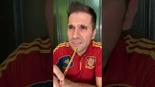 Cuando escuchamos mucho ruido (creo que todos hacíamos esto) - Sergio Encinas