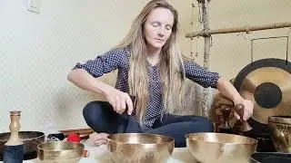 О поющих чашах и о себе