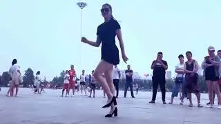 1  Шафл на каблуках   Цинцин 🔥 и Ахан Отыншиев  с песней  На берегу Чу