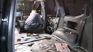 как шумили под завязку LAND CRUISER PRADO 120,вибро и шумоизоляция в плотную,полный разбор салона.