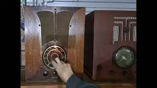 1930s Philco Tombstone Valve Tube Radio. Antique AM Radio Receiver Set.