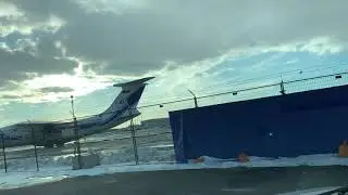 Golden Retriever Finds A Russian Cargo Plane!