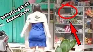 Kelihatan gak sih dalam nya...??? Kita intip isinya || ngintip ngereview cd janda bohay..