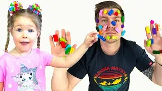 Ева и папа устроили веселые игры