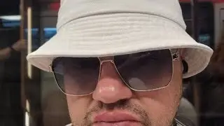 в студии