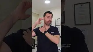 Stretching muscoli del collo utilizzando la rotazione cervicale