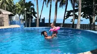 Mom and Daughter Funtime at the Pool | Kru Minah
