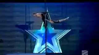 أوقف قلب الجمهور ولجنة الحكام بحركات بهلوانية في برنامج مع زوجته في برنامج اكتشاف المواهب got talent