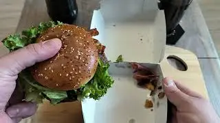 Самый дорогой бургер из McDonald’s vs Burger King,все очевидно.