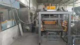 কংক্রিট ঢালাই, ও ব্লক তৈরির কারখানা বালু মিক্সচার ও ইটের তৈরির কাজ চলছে