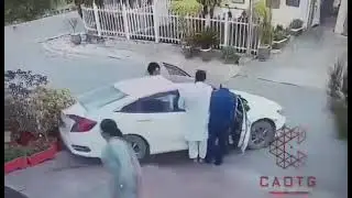 سیکٹر بی 17 میں بہادر خاتون نے ڈکیتی کی واردات ناکام بنا دی، کار چوری کےلئے آئے چور کو دبوچ لیا۔