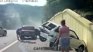 Авто приколы 2023  Сборник безумных водителей  Дураки и дороги, лучшие нарезки 2023