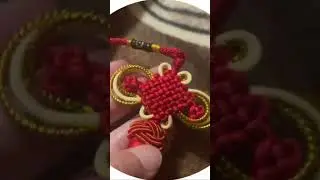 Красный бесконечный узел