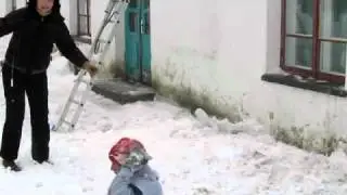 Как эстонцы снег убирают.flv