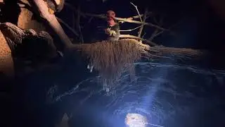 Disneyland Splash Mountain stuck at time to be turning around