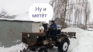 Чувашию заметает. Снего борьба на Мини тракторе.