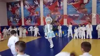 Снегурочка ЗАЖИГАЕТ! Делай ТАНЦЫ!!!