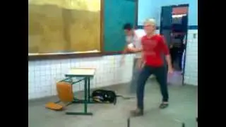 ALUNO REVOLTADO CAUSA BARRACO E CONFUSAO EM SALA DE AULA #ForaRosalba
